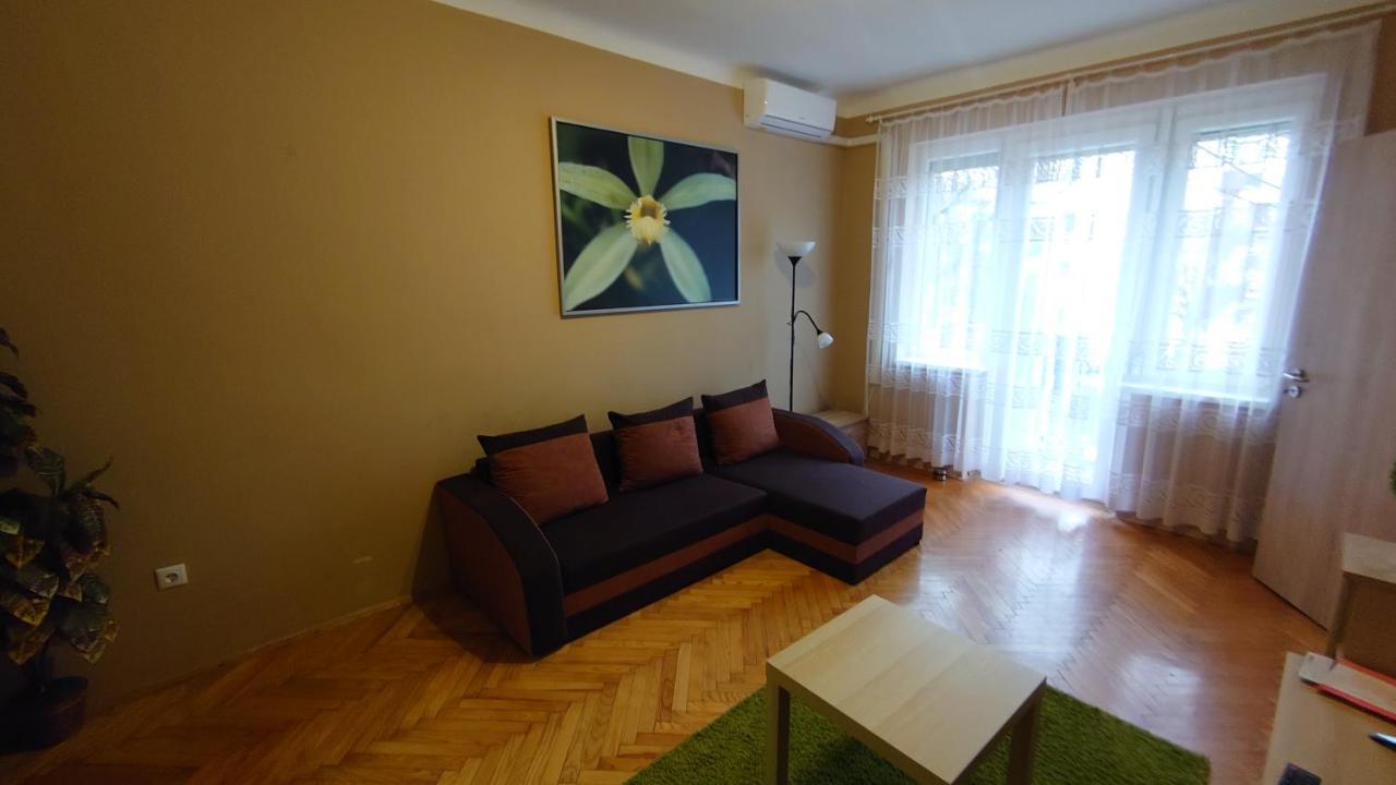 Koroesi Apartman Pecs Exterior photo